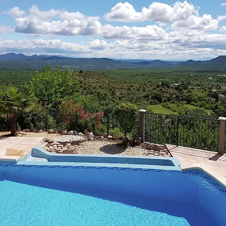 Views Pool & Nature Vila Courry