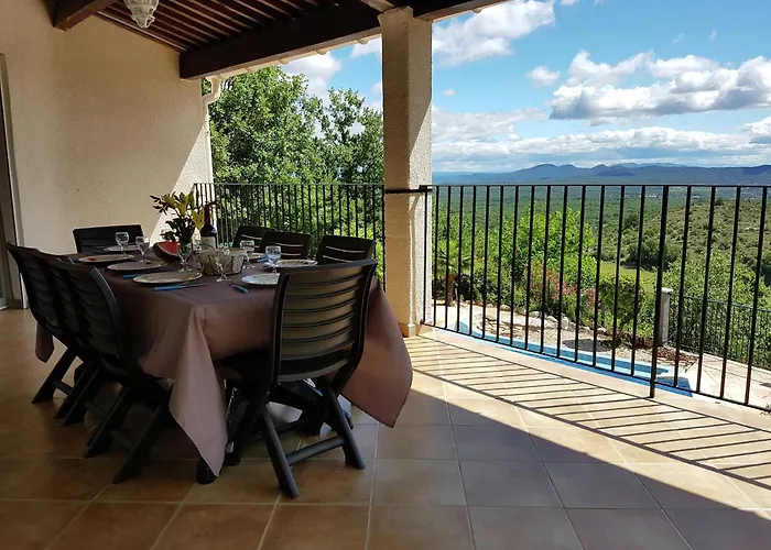 Views Pool & Nature Villa Courry