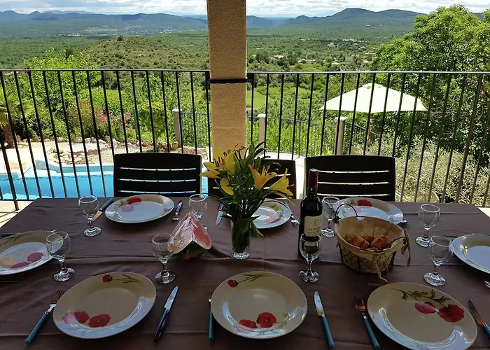 Views Pool & Nature Villa Courry