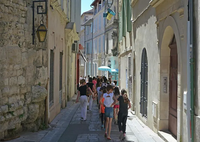 Views Pool & Nature Courry